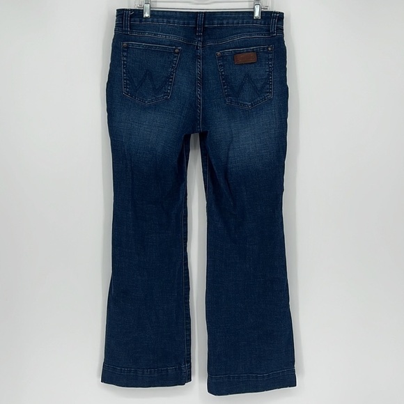 Wrangler Blue Bootcut Jeans Women’s Size 15x32 - Picture 9 of 12